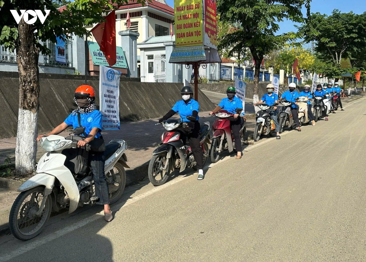 tuyen-truyen-nguoi-dan-tham-gia-bhxh.jpg