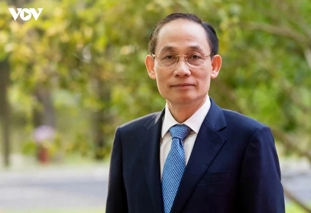 uy-vien-bo-chinh-tri-bo-truong-ngoai-giao-le-hoai-trung.jpg