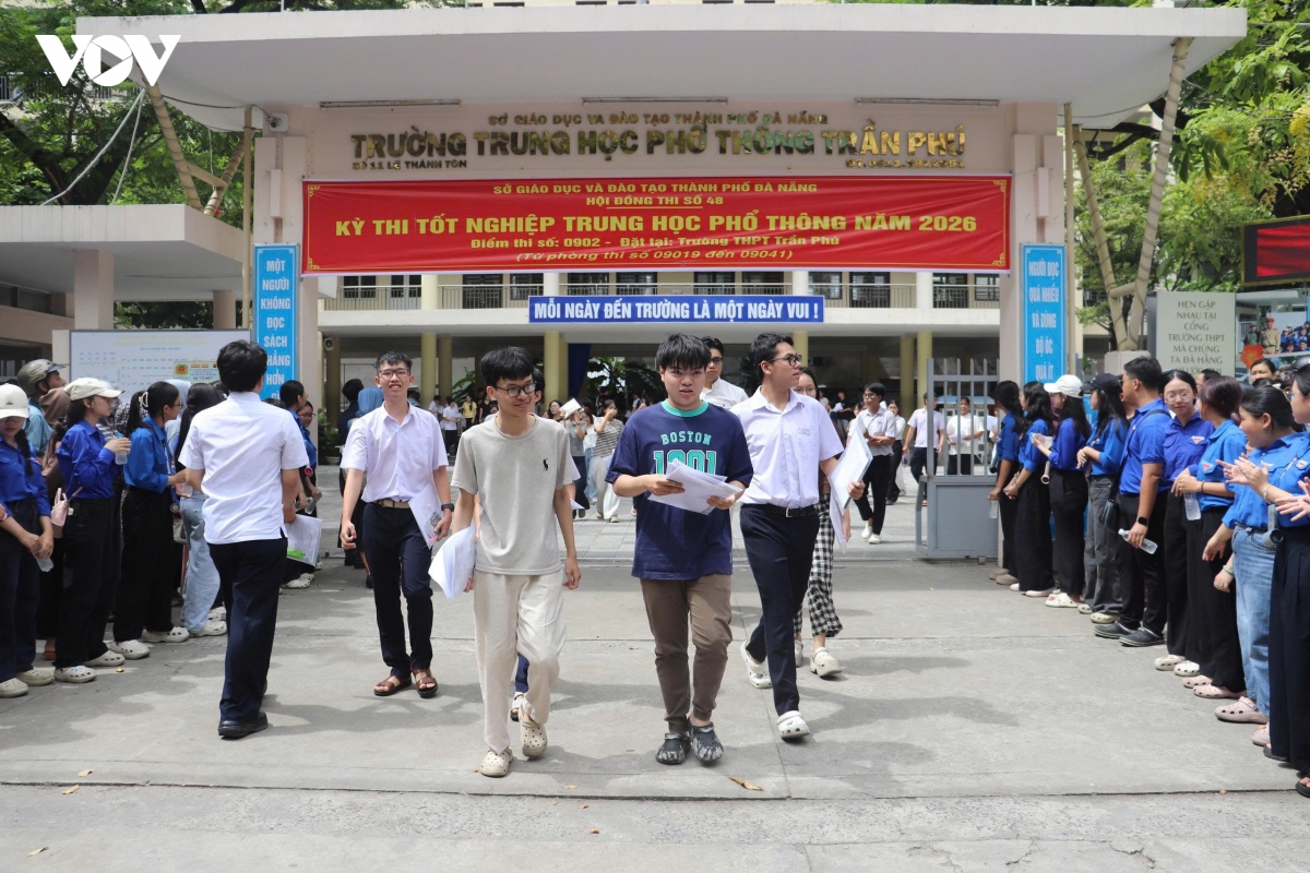 viec-bo-tri-sap-xep-nhan-su-gan-voi-tinh-gian-bien-che.jpg