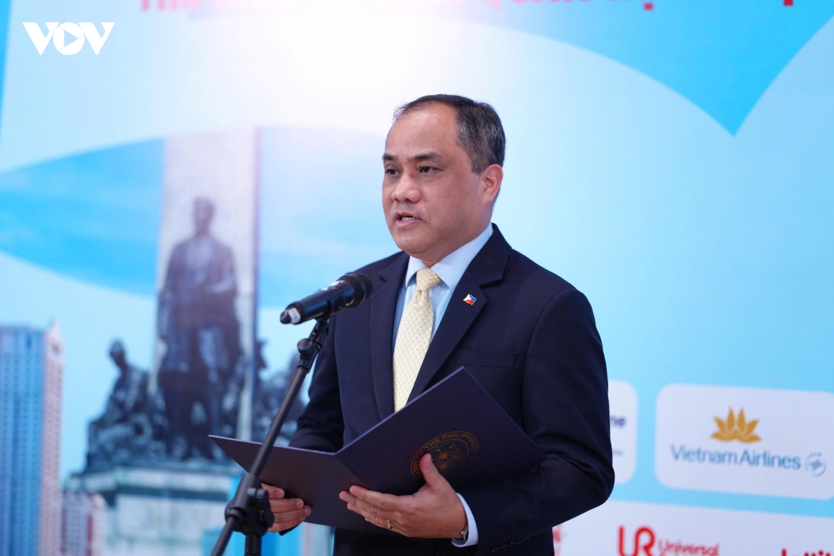 vov-toa-dam-va-trao-giai-cuoc-thi-tim-hieu-van-hoa-viet-nam-philippines-11.jpg