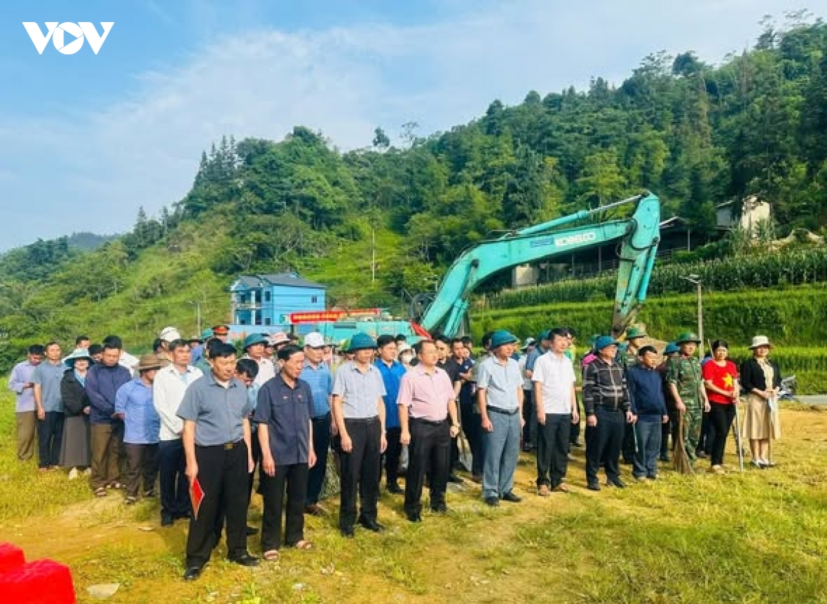 xa-sin-cheng-phat-dong-phong-trao-thi-dua-toan-dan-chung-tay-bao-ve-moi-truong-vi-mot-viet-nam-xanh-sach-dep-anh-giang-dung.jpg