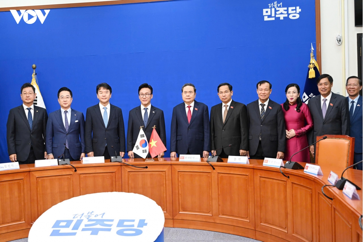 -dang-dan-chu-dong-hanh-kim-min-seok-2.jpg