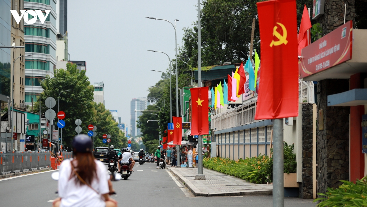 13.-dau-dau-cung-ruc-do.jpg