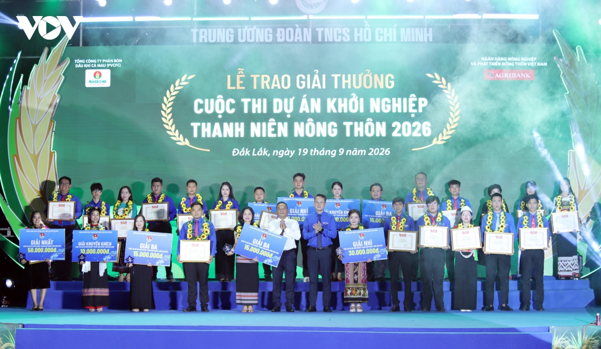 19-9-vinh-danh-3.jpg
