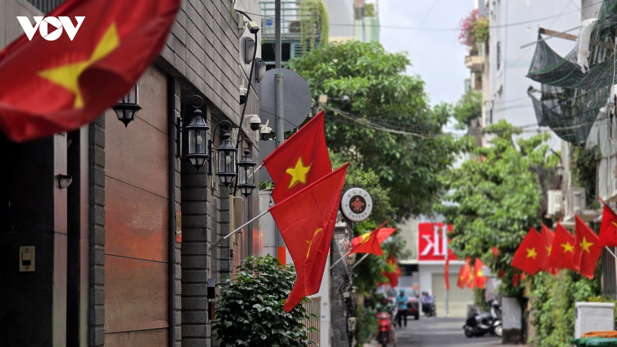 4.-con-hem-tai-quan-1-cu.jpg