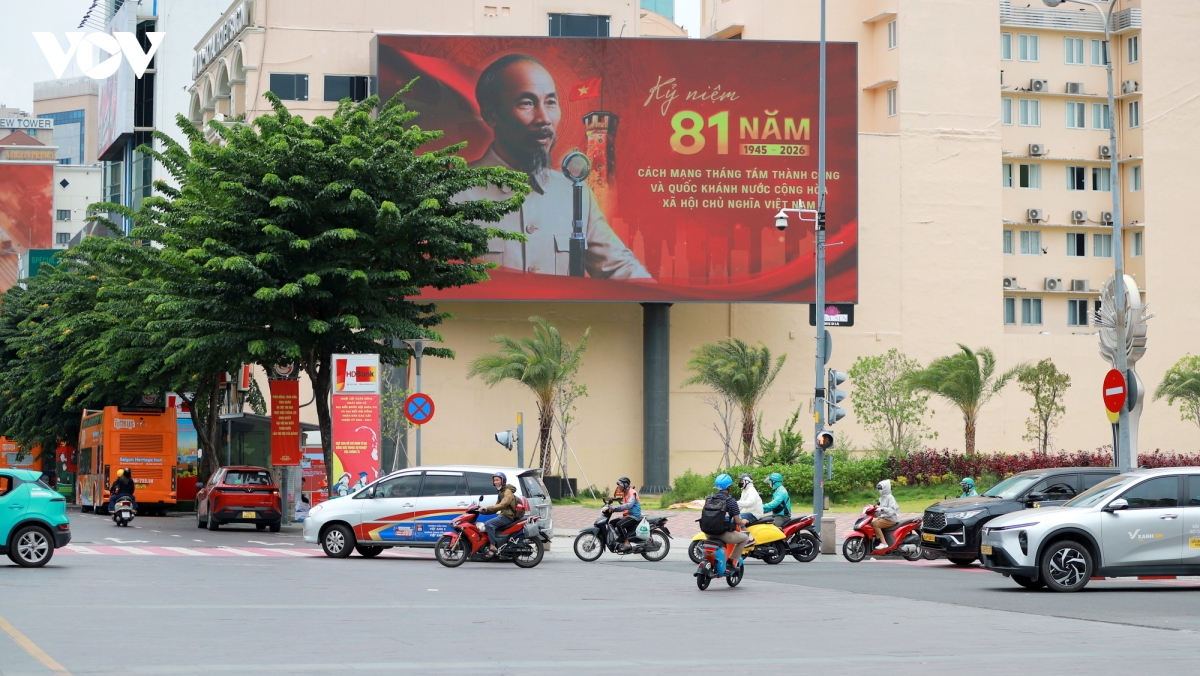 9.-pano-ap-phich-ve-quoc-khanh.jpg