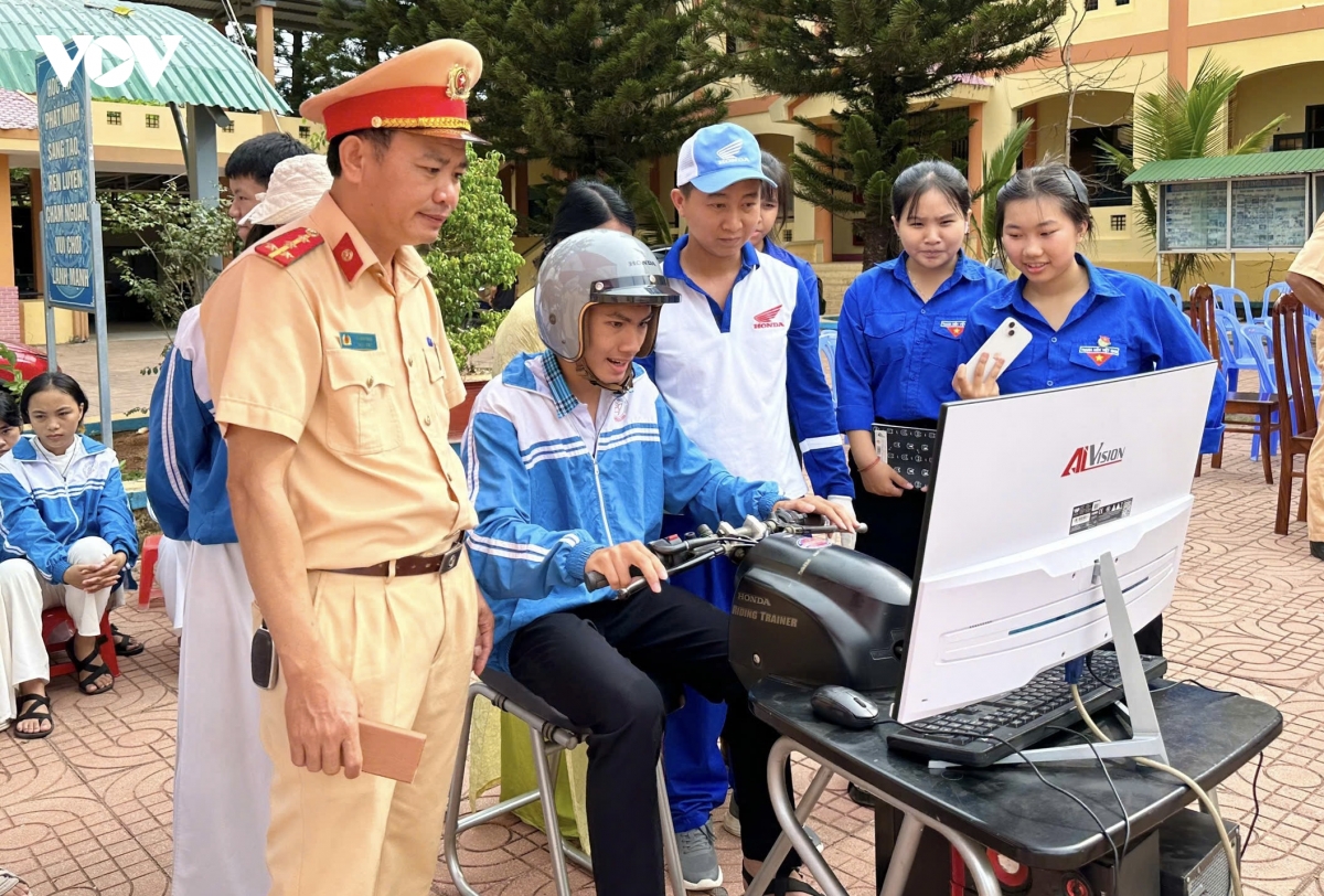 anh-tuyen-truyen-2.jpg