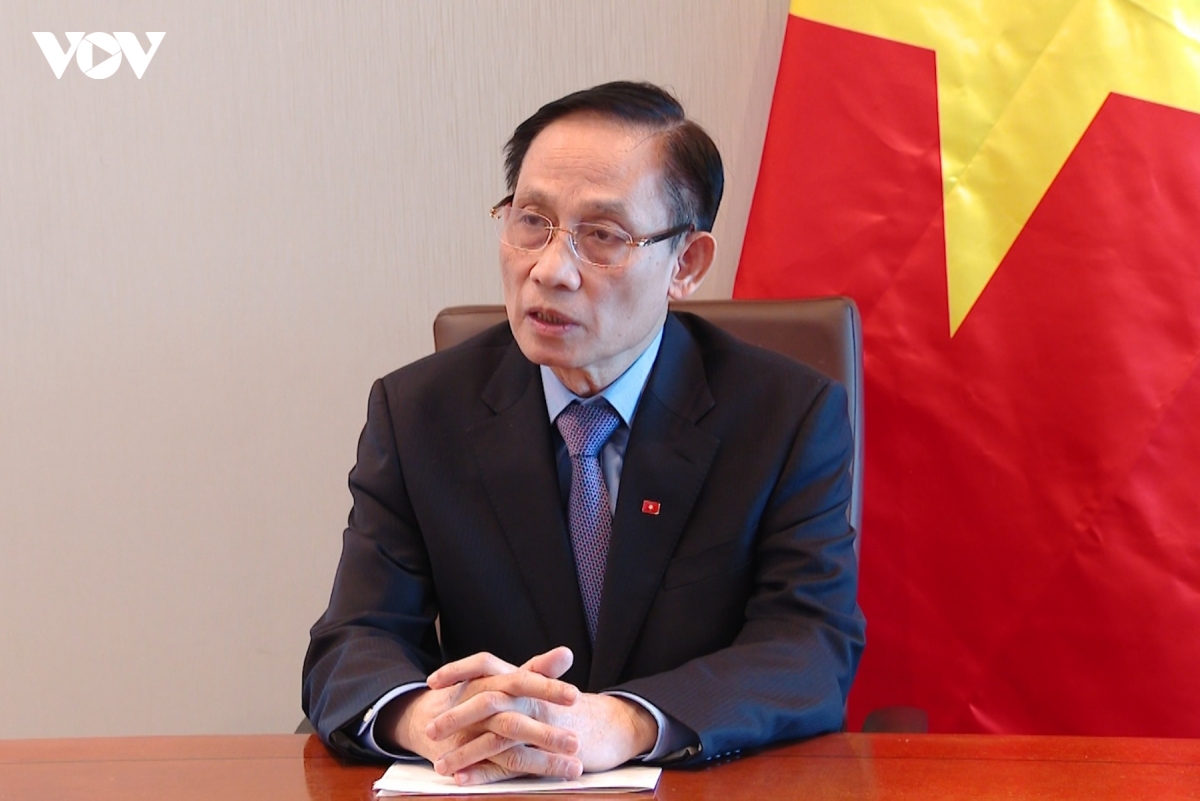 bt-bo-ngoai-giao-le-hoai-trung.jpg