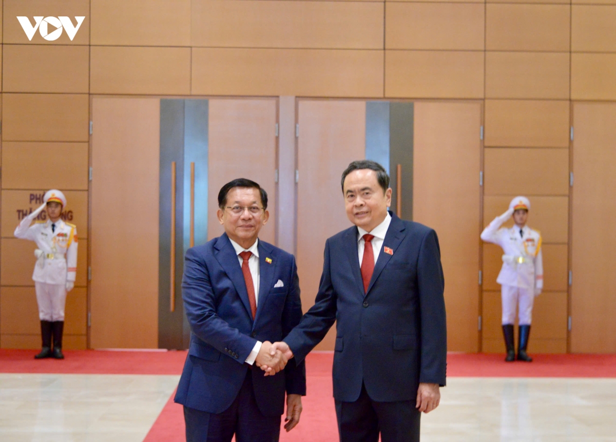 chu-tich-quoc-hoi-tran-thanh-man-hoi-kien-tong-thong-myanmar-1.jpg