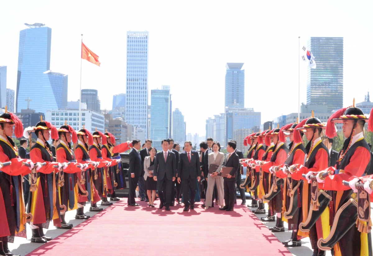 chu-tich-quoc-hoi-tran-thanh-man-tiep-han-quoc-1.jpg