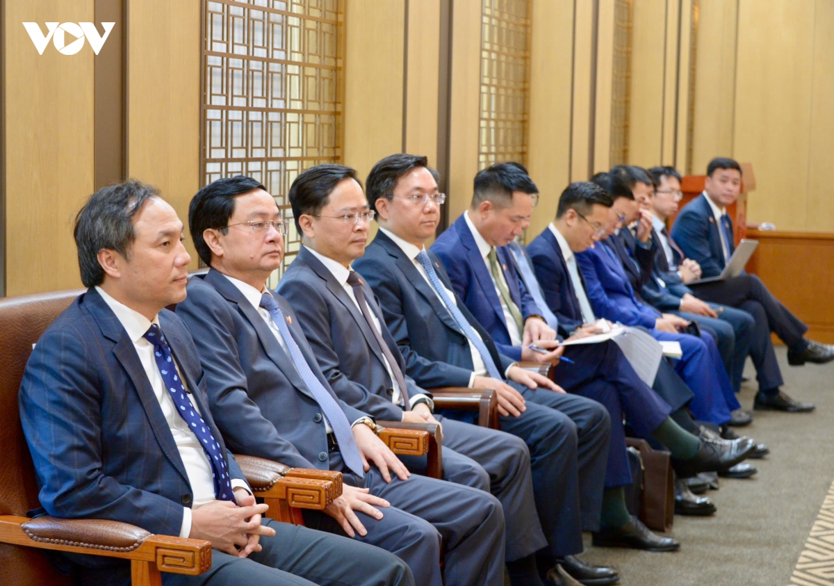 chu-tich-quoc-hoi-tran-thanh-man-tiep-han-quoc-12.jpg
