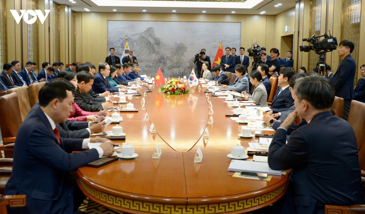 chu-tich-quoc-hoi-tran-thanh-man-tiep-han-quoc-17.jpg