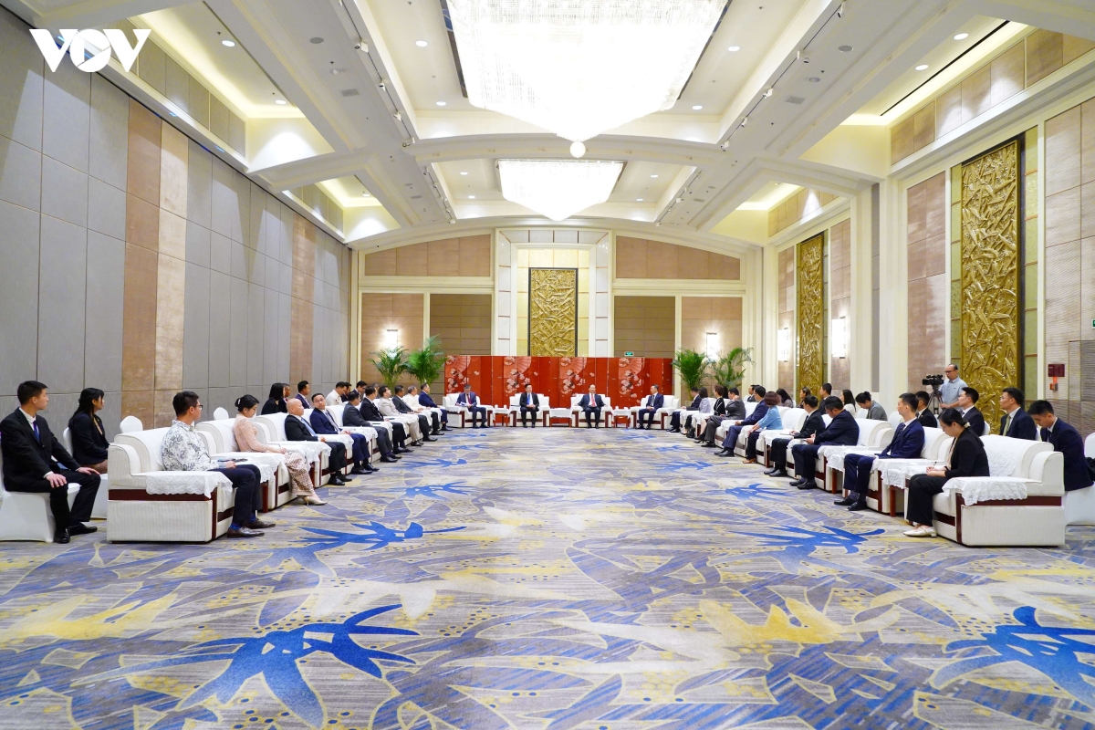cuoc-hoi-kien-chung-giua-dai-su-va-dai-dien-dai-su-quan-cac-nuoc-asean-voi-lanh-dao-trung-quoc.jpg