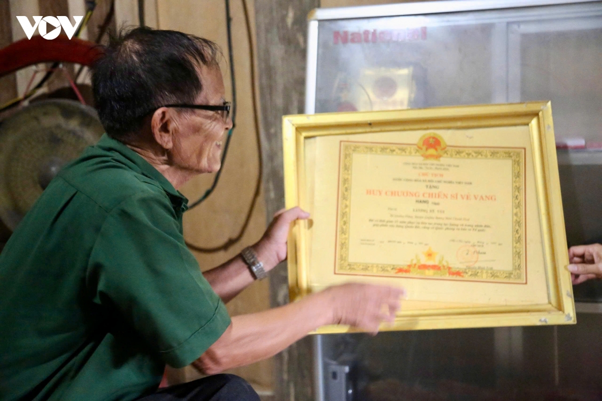 cuu-binh-78-tuoi-danh-ca-doi-ke-chuyen-chien-tranh-giao-duc-truyen-thong-1.jpg