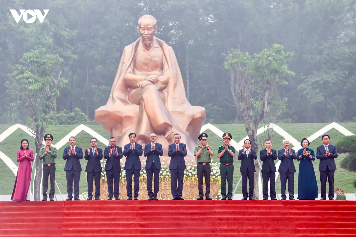 den-hung-2.jpg