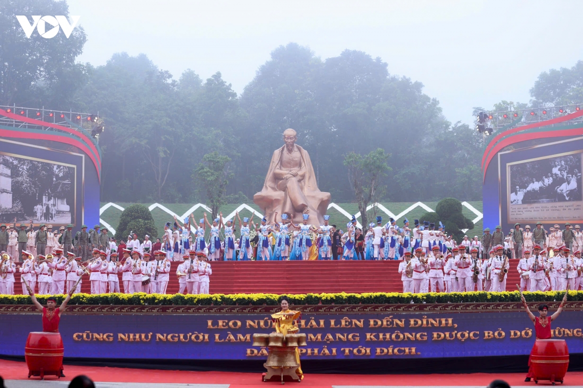 den-hung-4.jpg