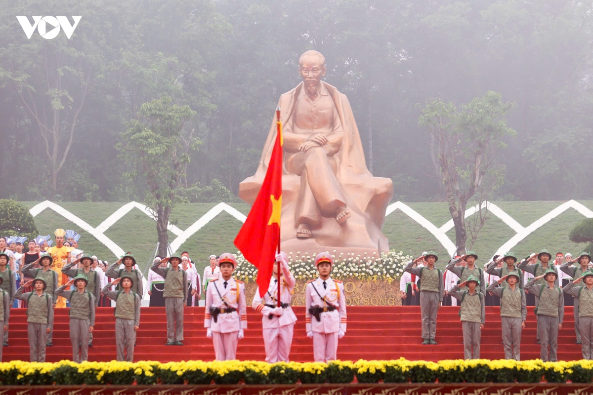 den-hung-5.jpg