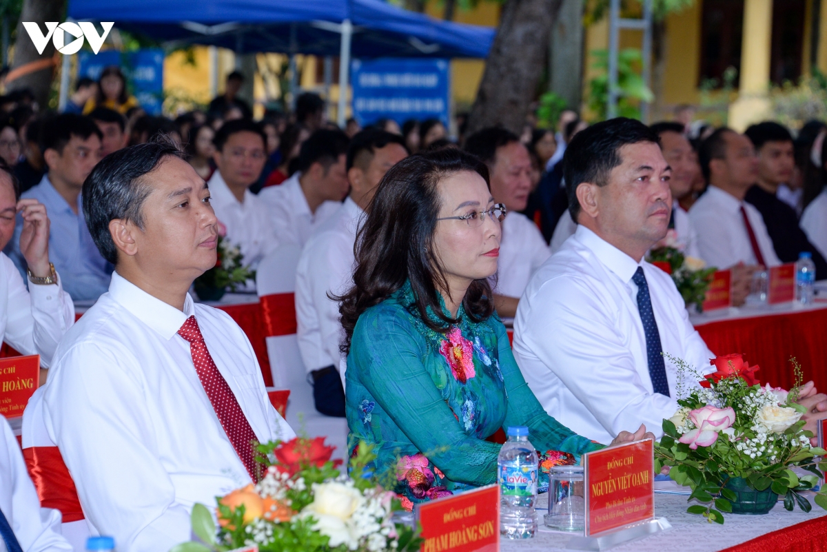 dong-chi-tran-cam-tu-du-le-khai-giang-5.jpg