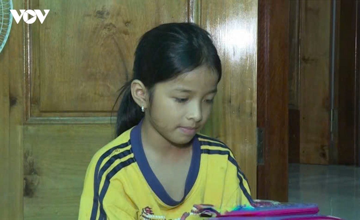 em-nguyen-gia-han-hoc-sinh-lop-3-truong-tieu-hoc-tam-hop-tinh-nghe-an.jpg