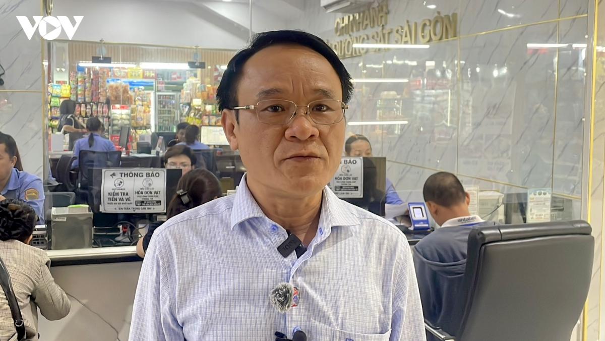 ga-sai-gon-thong-thoang-ngay-dau-ban-ve-tau-tet-20277.jpg