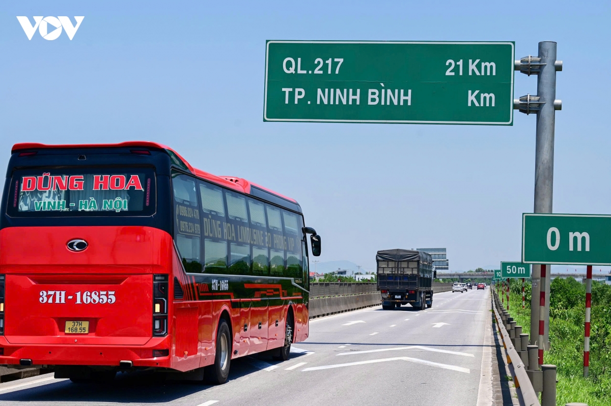 giu-khoang-cach-an-toan5.jpg