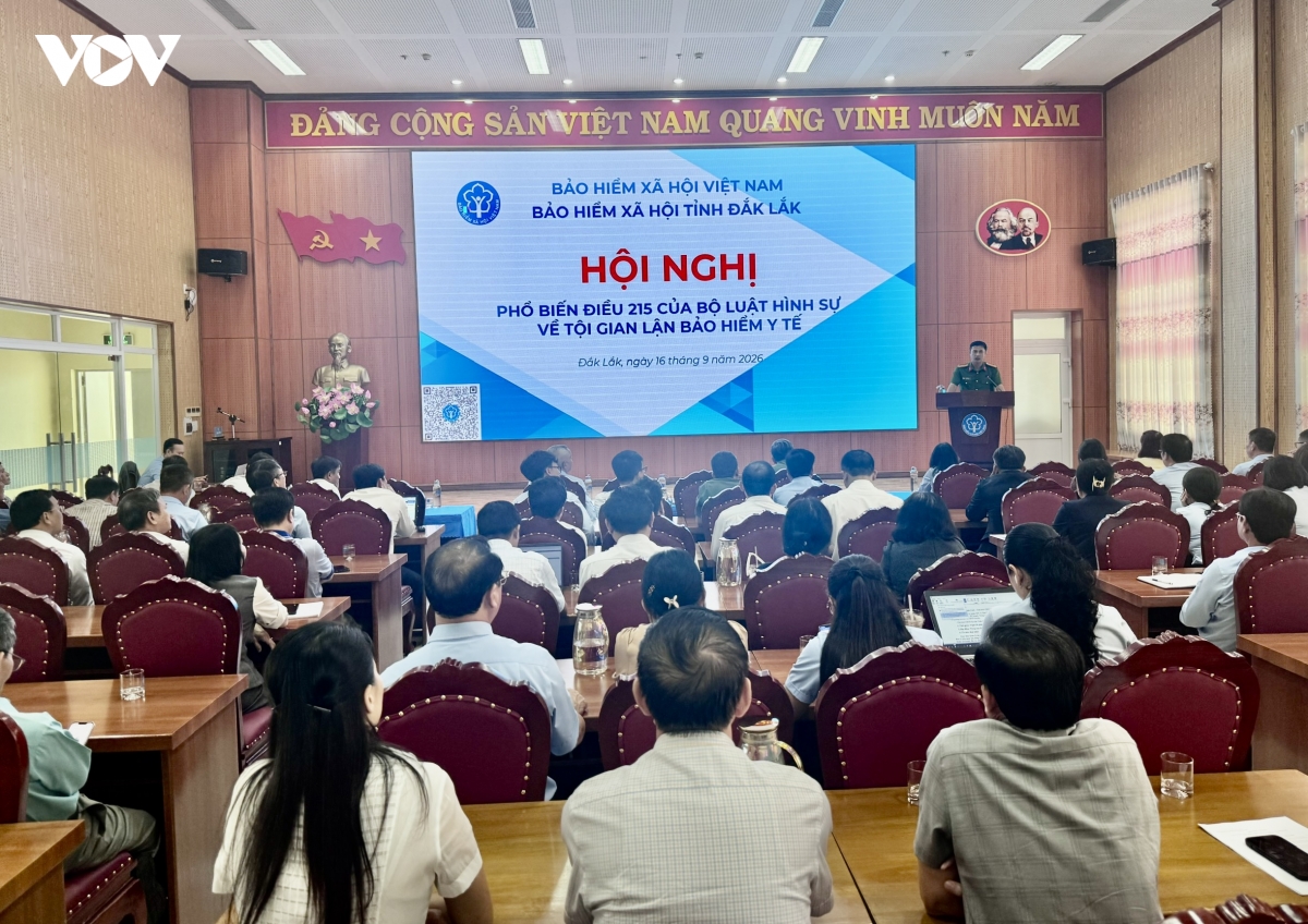 hoi-nghi-bhyt-2.jpg