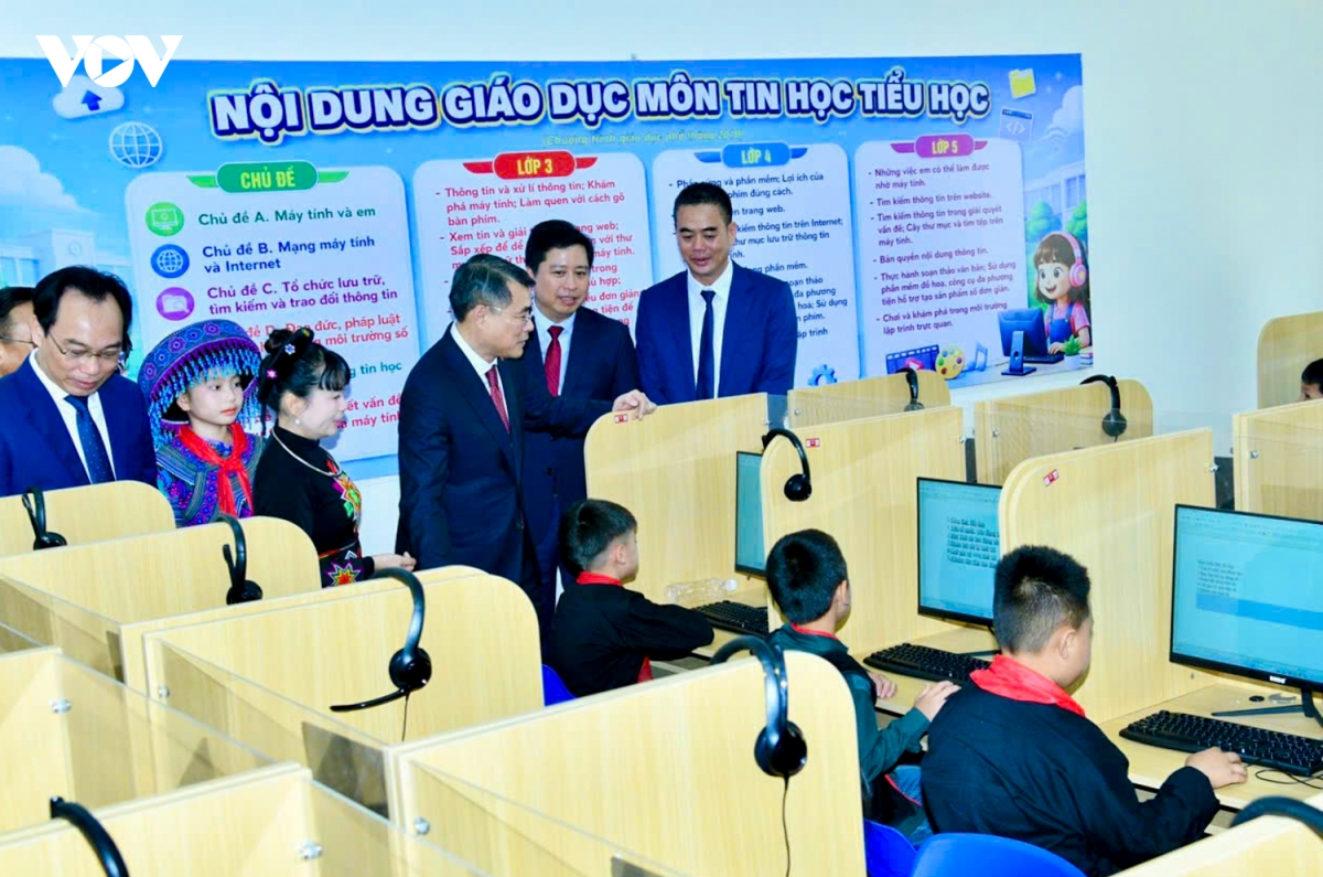 khai-giang-335056.jpg