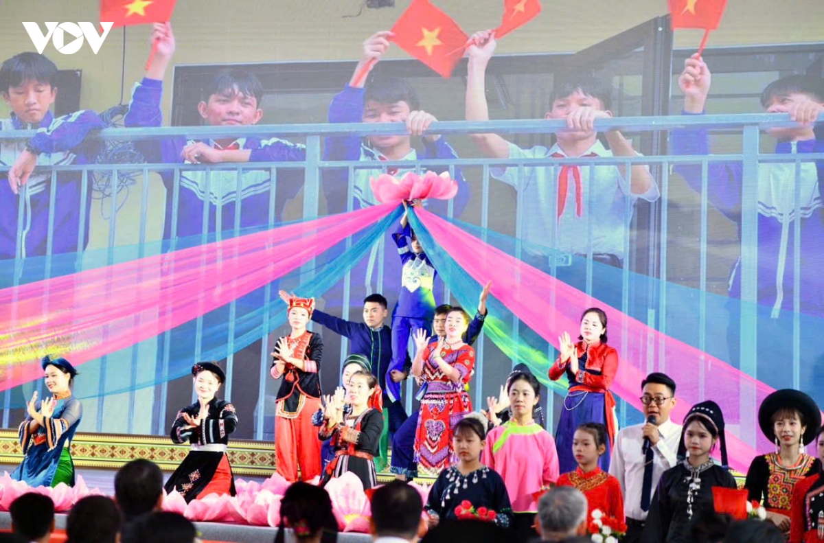 khai-giang-lao-cai-7.jpg