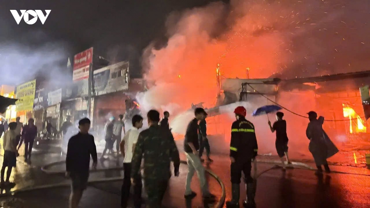 lam-dong-chay-cho-dak-sak-16ki-ot-bi-thiet-hai-2.jpg