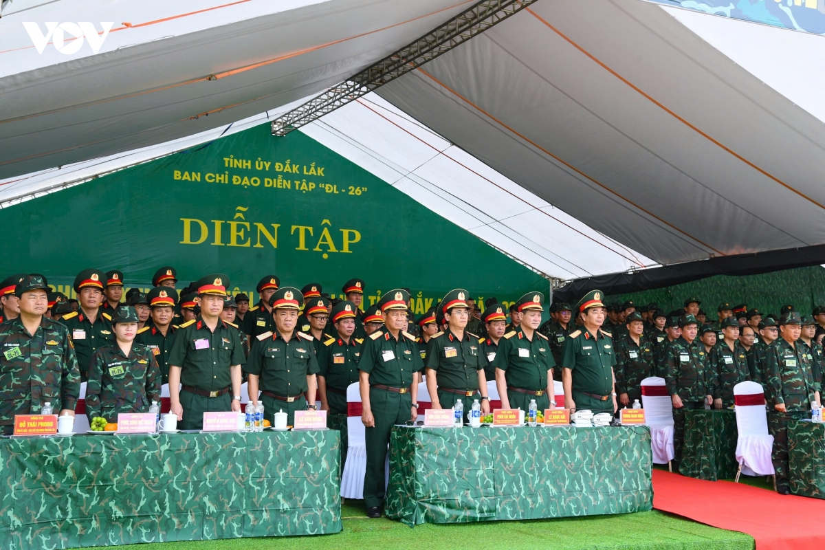 lanh-dao-bo-tong-tham-muu-quan-khu-5-va-dak-lak-du-dien-tap-thuc-chien.jpeg