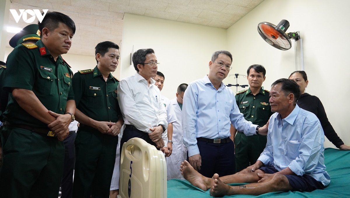 lanh-dao-ubnd-thanh-pho-da-nang-den-dong-vien-tung-ngu-dan-1.jpg
