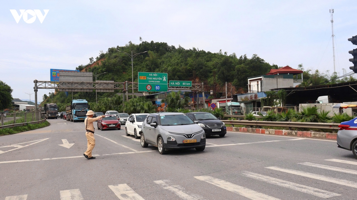 luc-luong-canh-sat-giao-thong-to-chuc-thuc-hien-cong-tac-phan-luong-chi-huy-dieu-khien-giao-thong.jpg