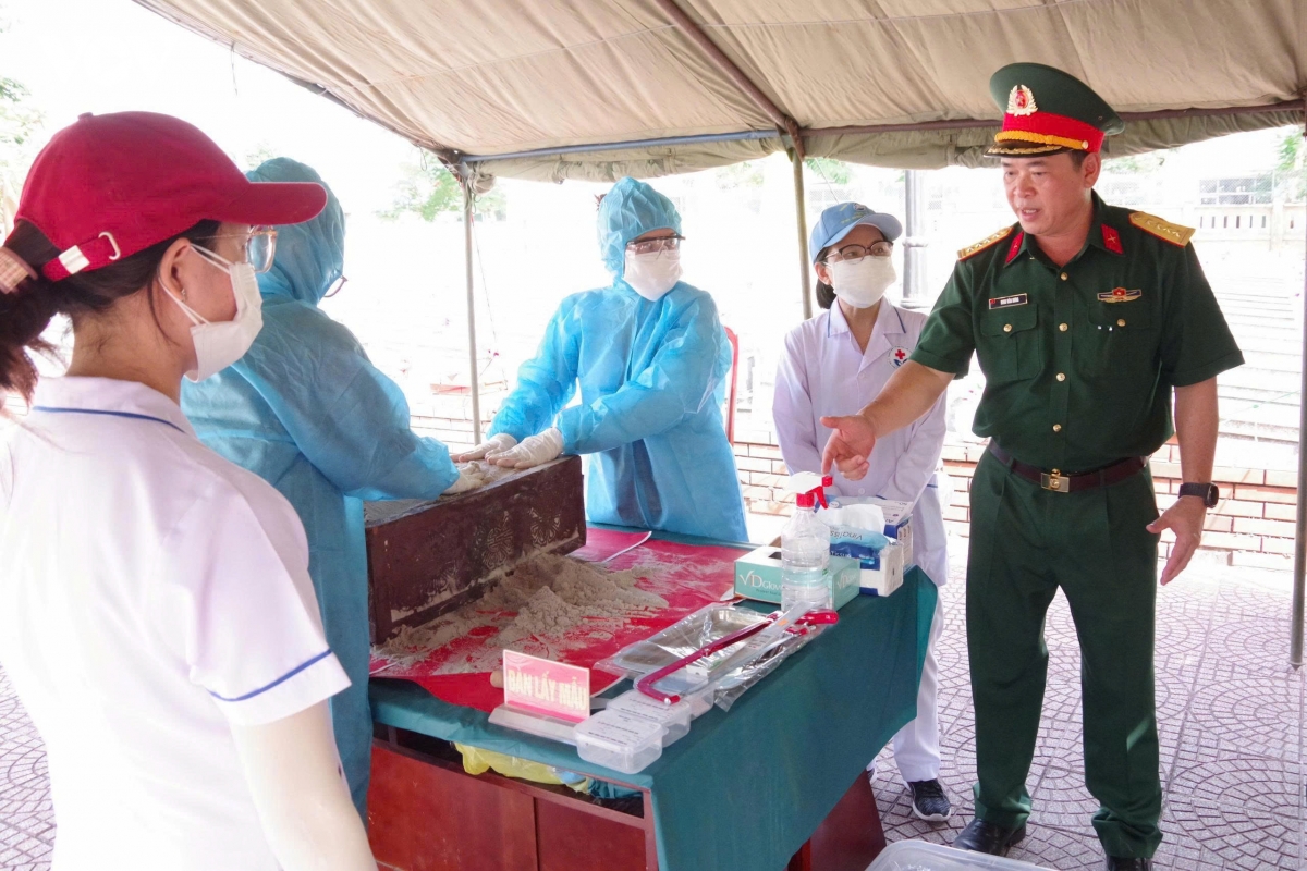luc-luong-chuc-nang-khai-quat-lay-mau-sinh-pham-hai-cot-liet-si-phuc-vu-giam-dinh-adn.jpg