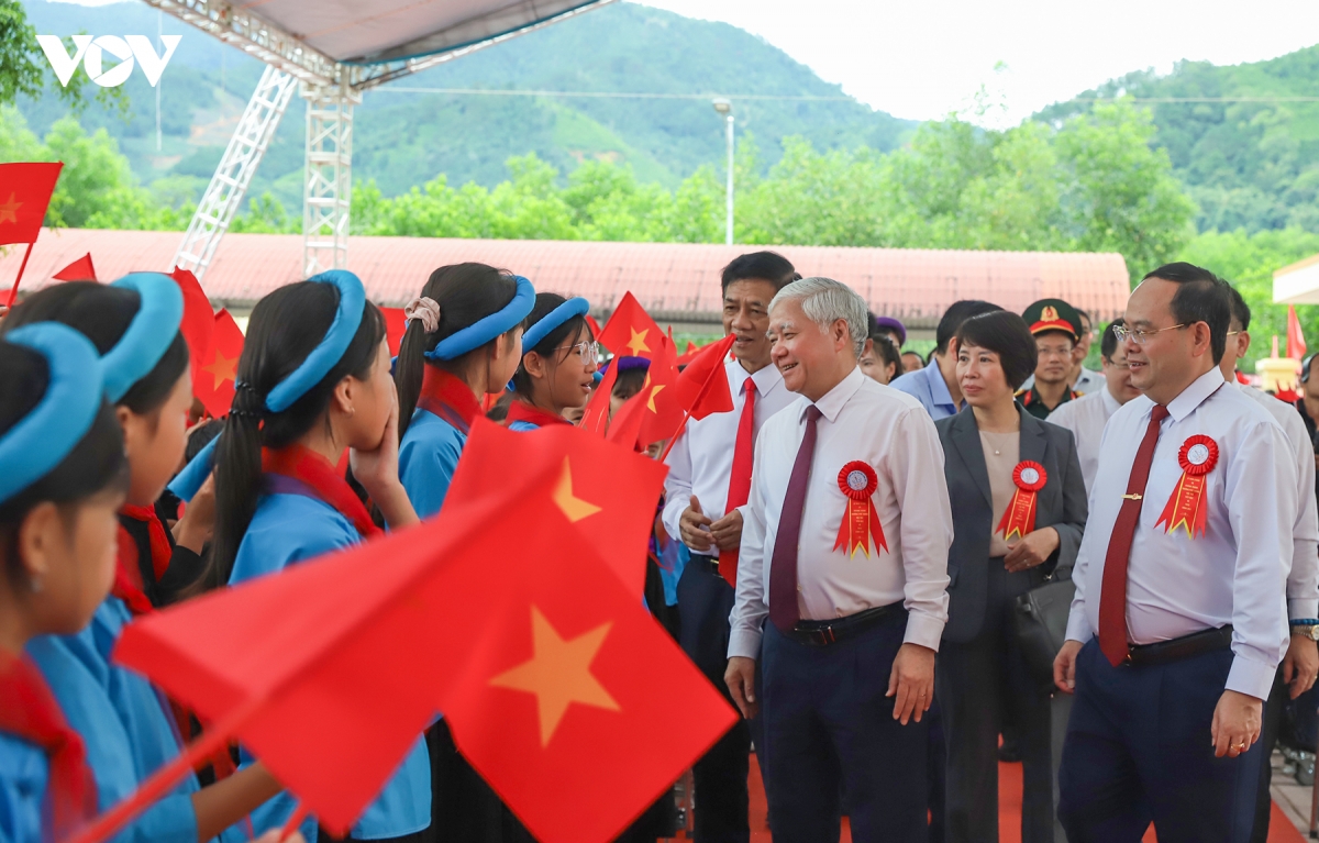 mien-nui-hai-dao-quang-ninh-nam-hoc-moi_2.jpg