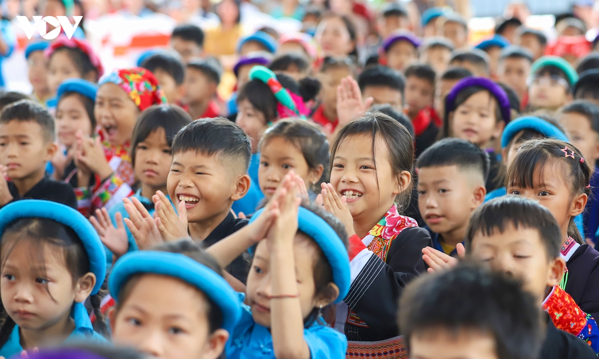mien-nui-hai-dao-quang-ninh-nam-hoc-moi_4.jpg