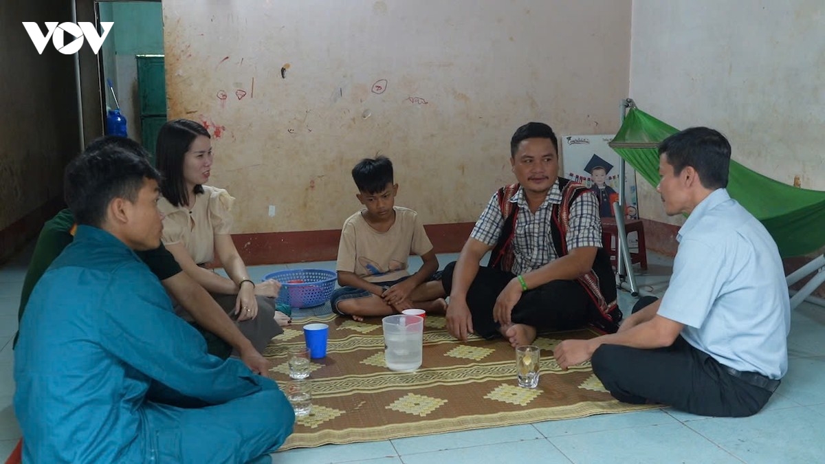 mua-tuu-truong-hao-huc-o-bien-gioi-gia-lai-anh-2.jpg