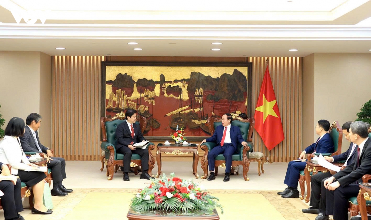 pho-thu-tuong-le-tien-chau-2.png