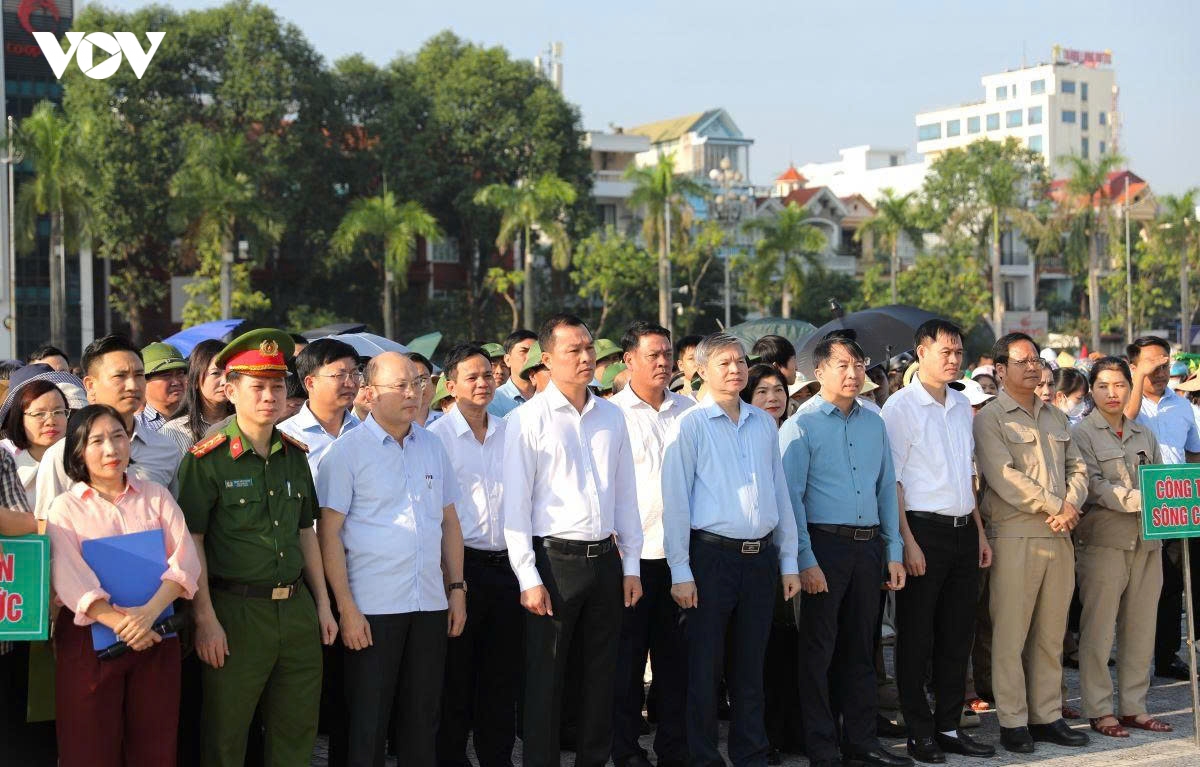 thanh-hoa-ra-quan-khac-phuc-hau-qua-mua-lu-khong-pho-truong-hinh-thuc.jpg
