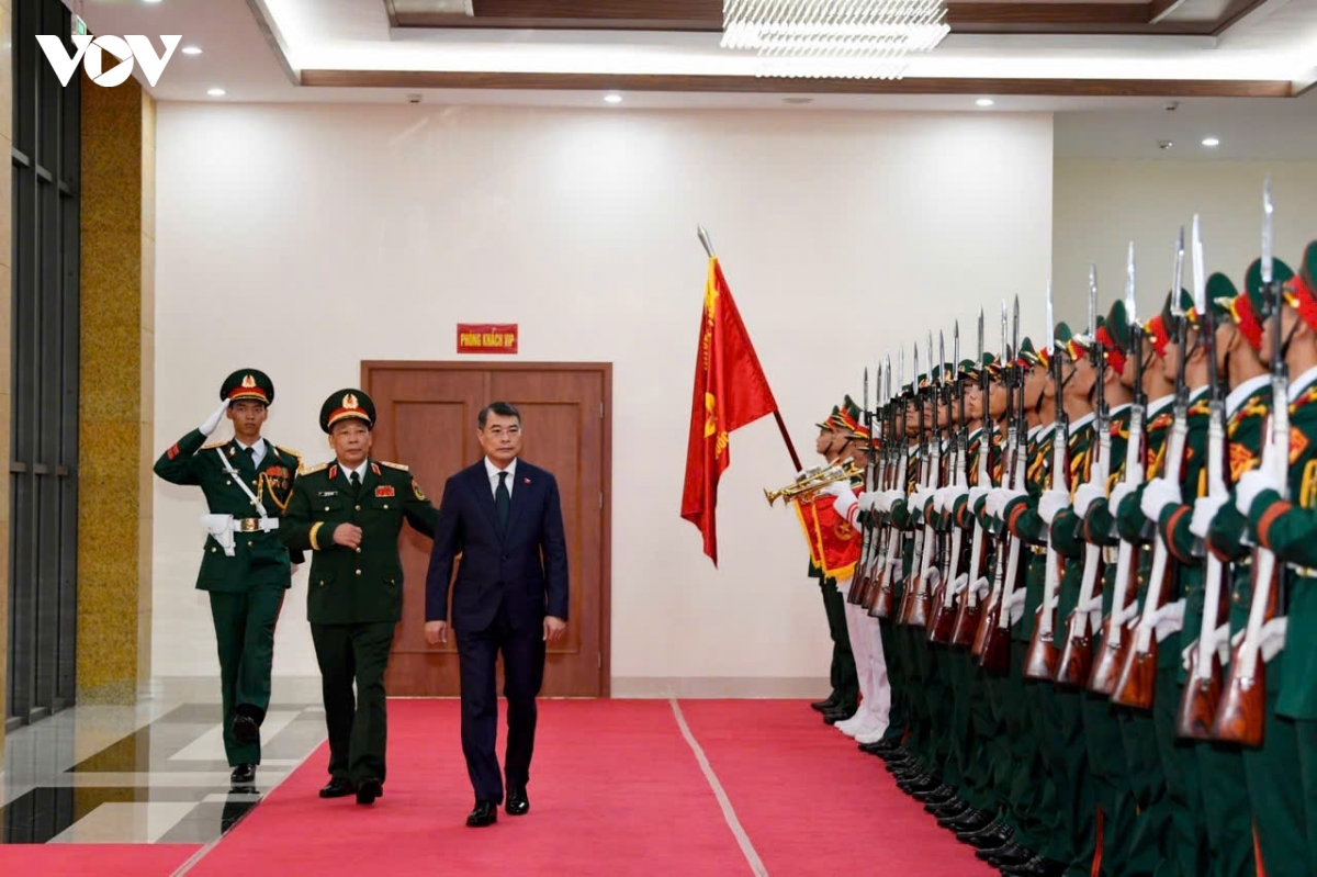 thu-tuong-le-minh-hung-hoc-vien-quoc-phong-2.jpg