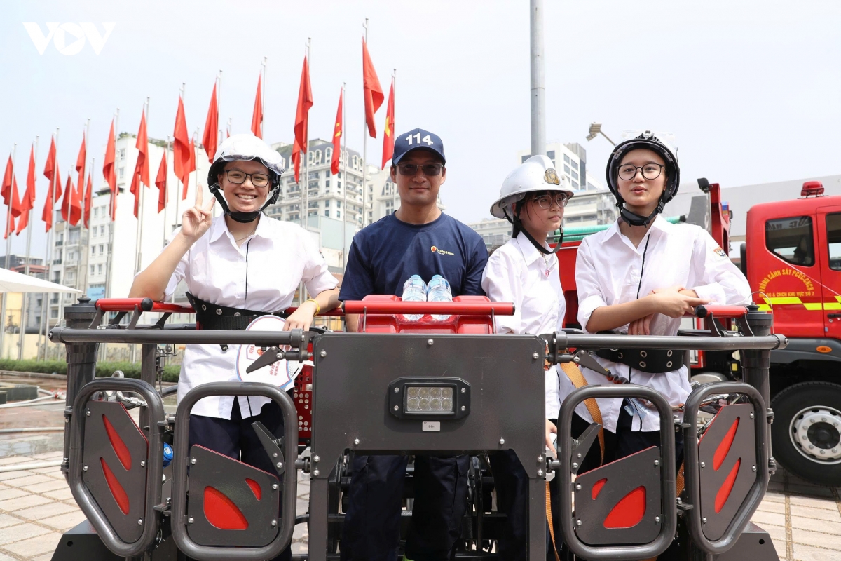 trien-lam-pccc26.jpg