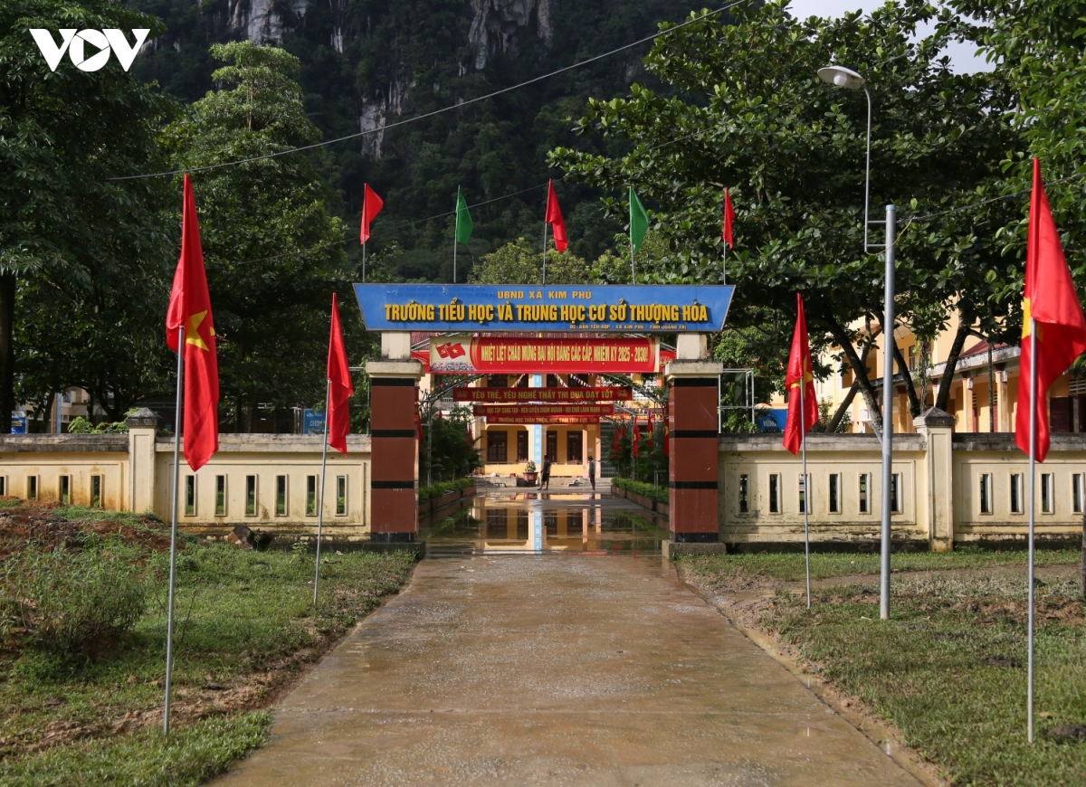truong-tieu-hoc-va-trung-hoc-co-so-thuong-hoa.jpg