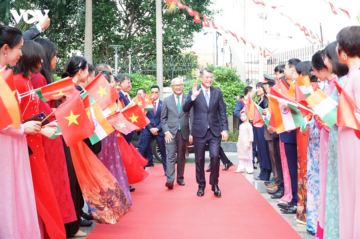 vov-thu-tuong-le-minh-hung-gap-dsq-an-do-3.jpg