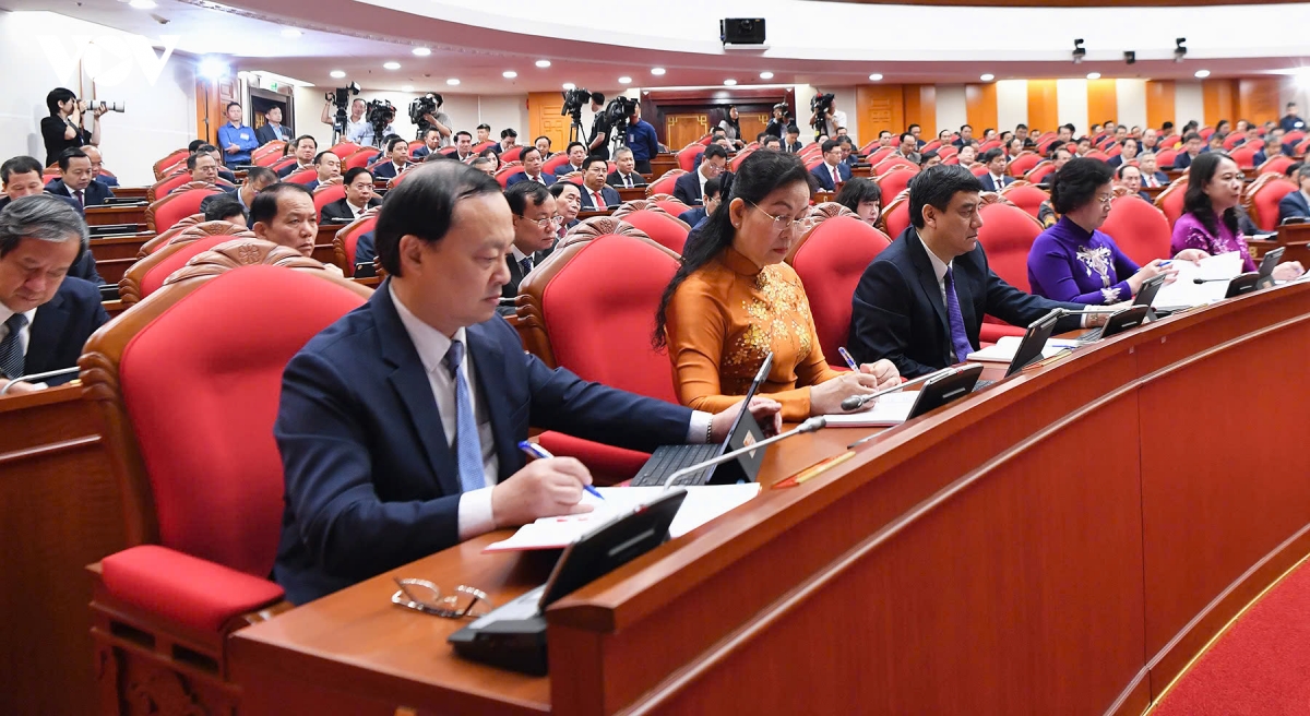 05-10_cac-dai-bieu-tai-phien-khai-mac.jpg