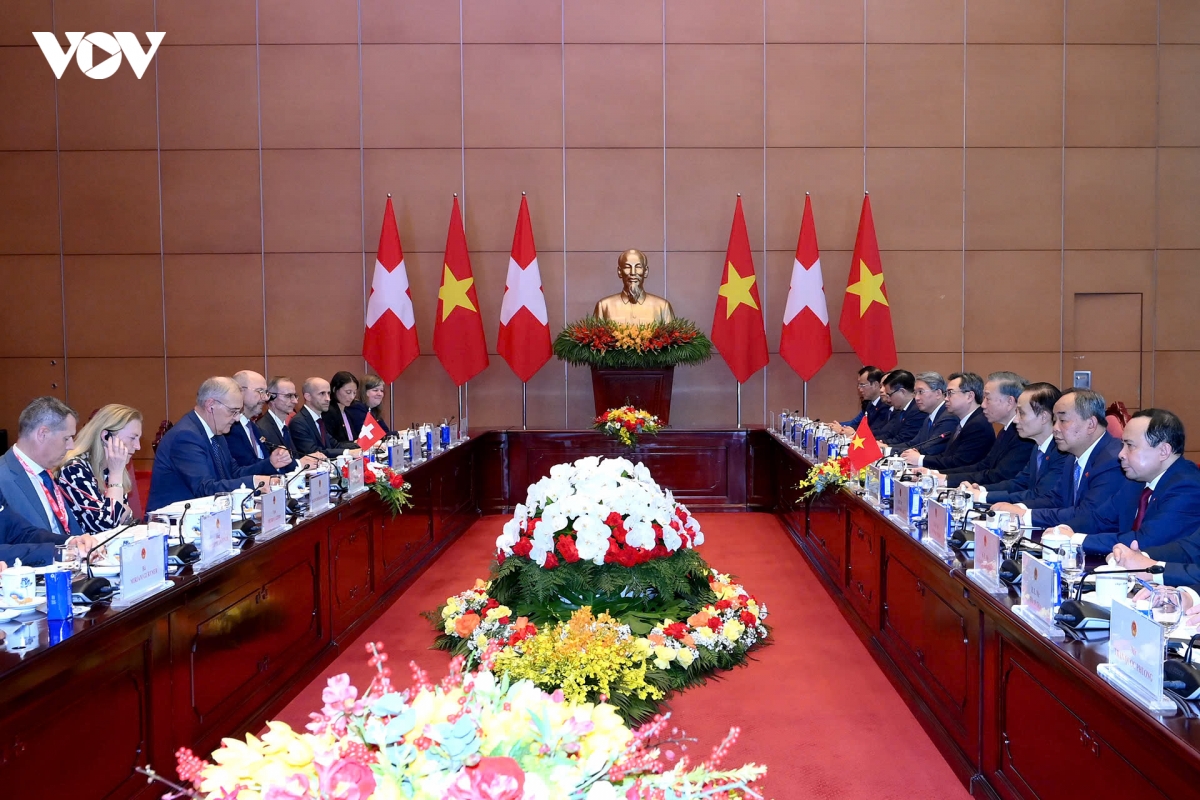17-10_toan-canh-hoi-dam.jpg