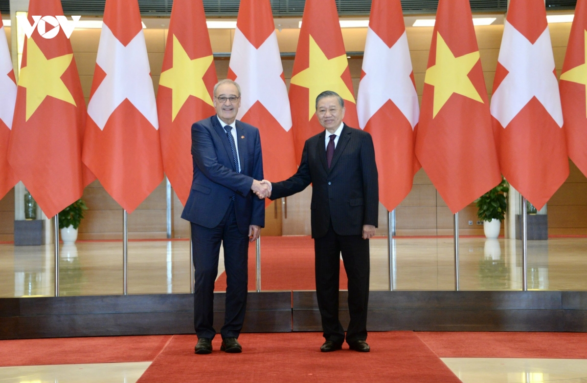 17-10_tong-bi-thu-chu-tich-nuoc-to-lam-va-tong-thong-thuy-sy-guy-parmelin.jpg