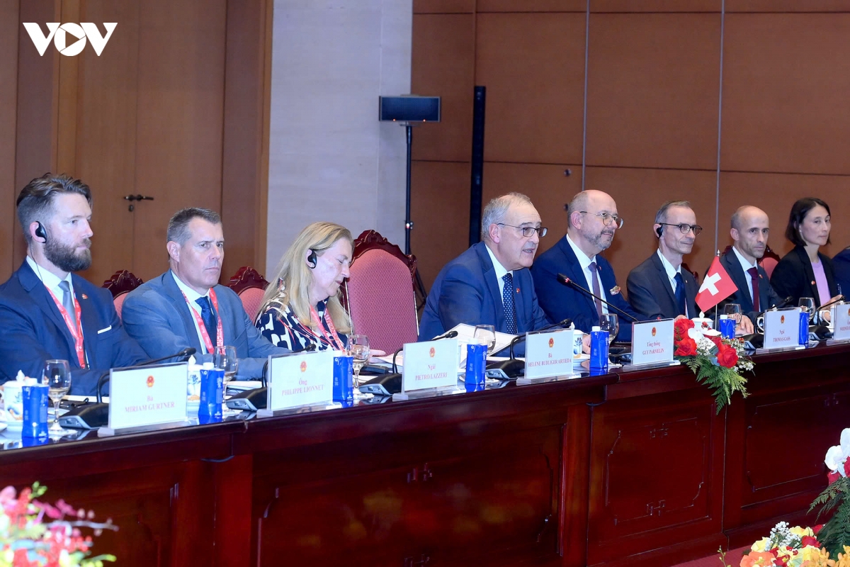 17-10_tong-thong-thuy-sy-guy-parmelin-phat-bieu-tai-hoi-dam.jpg