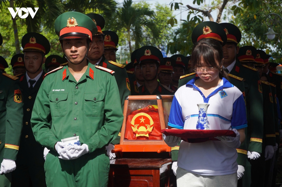 ban-chi-dao-515-thanh-pho-can-tho-to-chuc-tong-duyet-chuong-trinh-le-vieng-truy-dieu-va-an-tang-120-hai-cot-liet-si.jpg