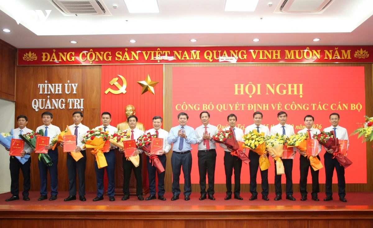ban-thuong-vu-tinh-uy-quang-tri-dieu-dong-chi-dinh-phan-cong-can-bo-giu-chuc-vu-lanh-dao-cac-xa-phuong.jpg