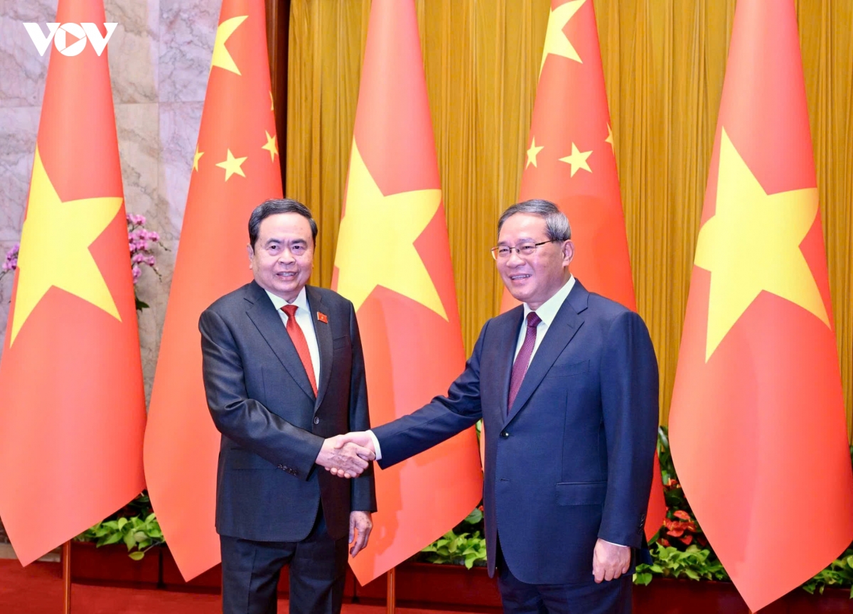 chu-tich-quoc-hoi-hoi-kien-thu-tuong-trung-quoc-ly-cuong.jpg