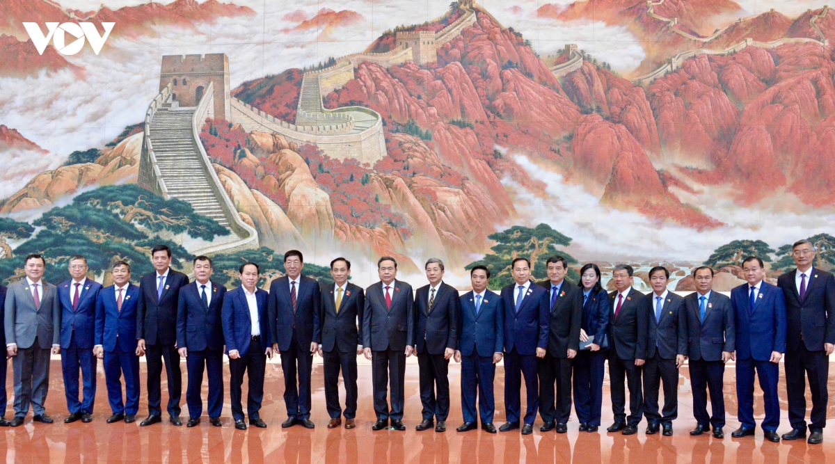 chu-tich-quoc-hoi-tham-quan-bao-tang-3.jpg